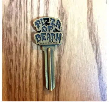 PIZZA OF DEATH 키링