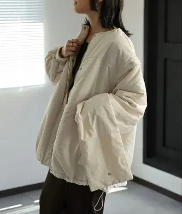 오버 사이즈 다운 자켓 베이지 화이트