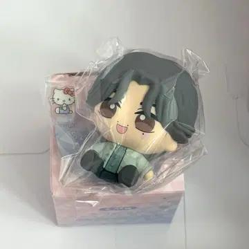 세븐틴 산리오 피규어 준