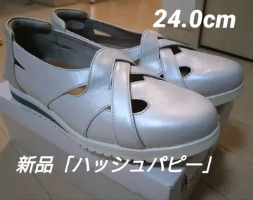 새상품 [ 허시파피 ] 펄 화이트 천연 가죽 디자인 컷 슈즈 24.0cm