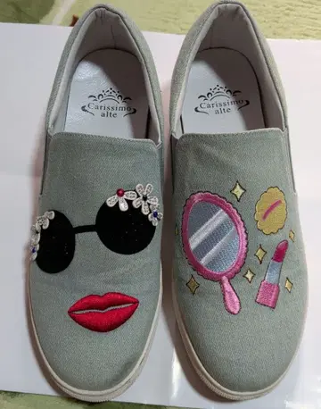 Carissima alte 좌우 대칭 디자인 슬립온