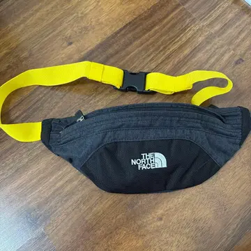THE NORTH FACE 힙색 블랙/옐로우 컬러