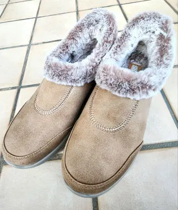 스케쳐스 슬립인즈 베이지 어그 부츠 24cm