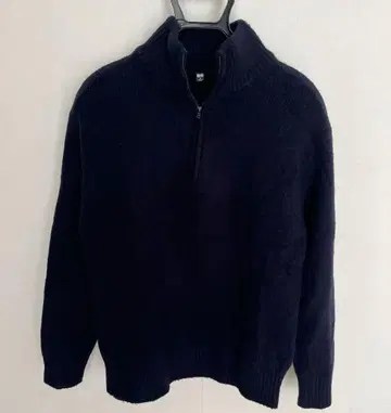 유니클로 수플레얀 하프 지퍼 스웨터 긴팔 M 네이비