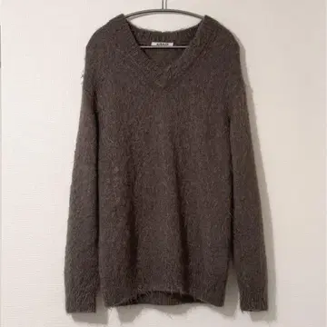 AURALEE V넥 니트 (짧은 기장 가능)