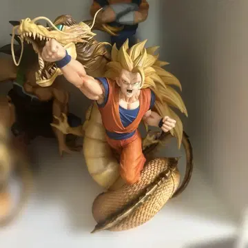 초사이어인 손오공 피규어