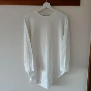 FRAMWORK 긴팔 화이트 T셔츠