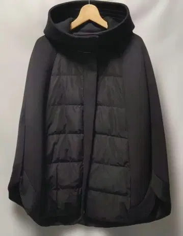 [컨디션 최상] LUGIVA 블랙 다운 판초 케이프 본딩