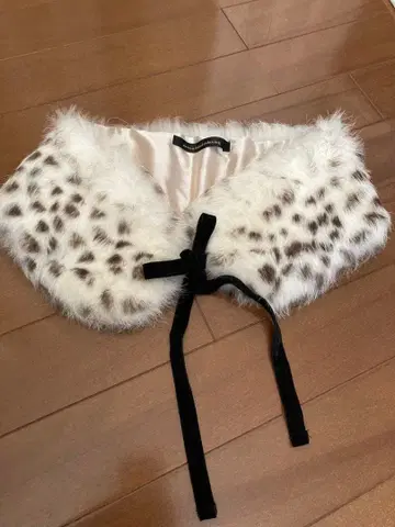 Green label relaxing 레오파드 무늬 넥워머