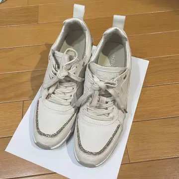 +diana 라메 힐업 스니커즈