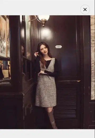 슬리브리스 V넥 미니 원피스