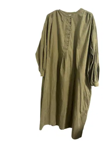 올리브 컬러 긴팔 원피스