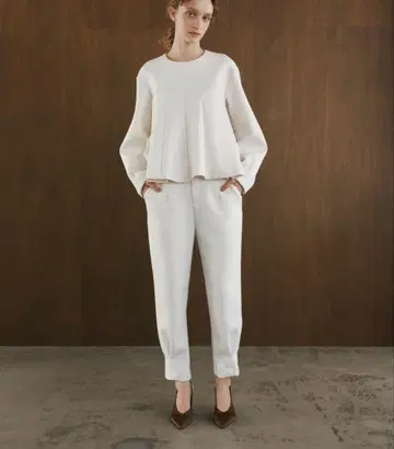 em. 엠도트 페플럼 셋업 M 사이즈