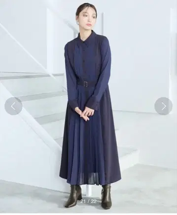 [ 미사용 새상품 택 포함 ] Andemiu 프론트 플리츠 원피스 네이비