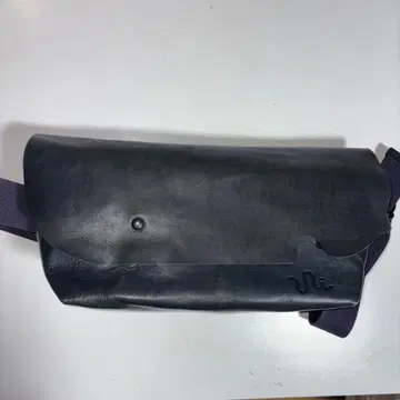 uni&co 가죽 메신저 백