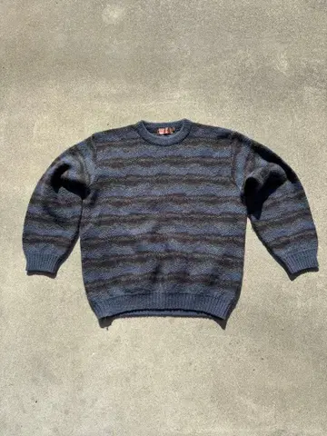 다크 블루 그레이 물결 무늬 니트 00s