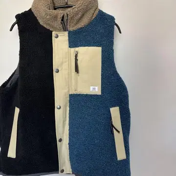 새상품 gym master 플리스 리버서블 슬리브리스 베스트