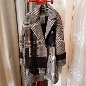 체크 무늬 레이스 장식 테일러드 자켓