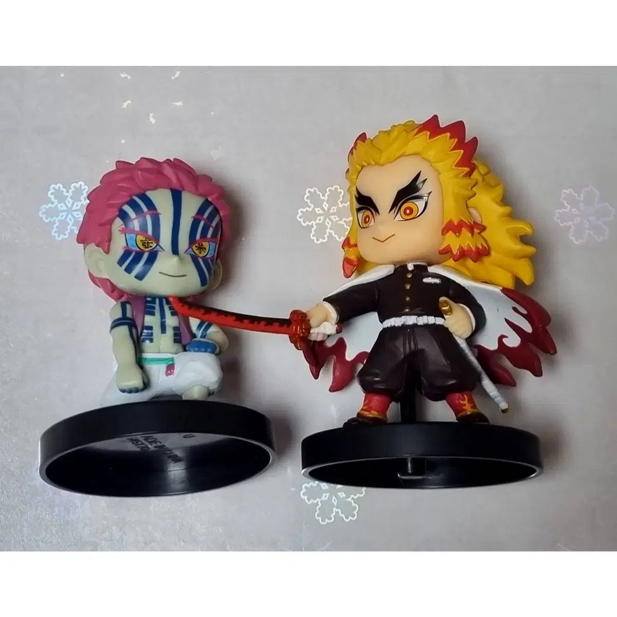 Demon Slayer: Kimetsu no Yaiba Adverge Motion Figure Kyojuro Rengoku Akaza