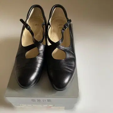 키쿠치 타케오의 신발 블랙 펌프스 23.5cm