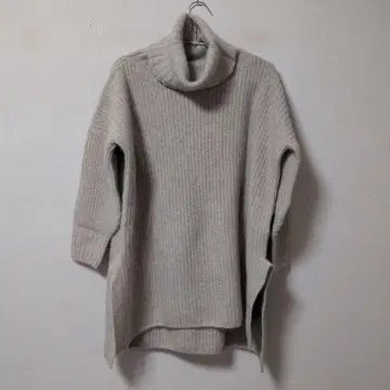 일리안 로브 터틀넥 롱 니트 베이지 믹스 미사용 새상품