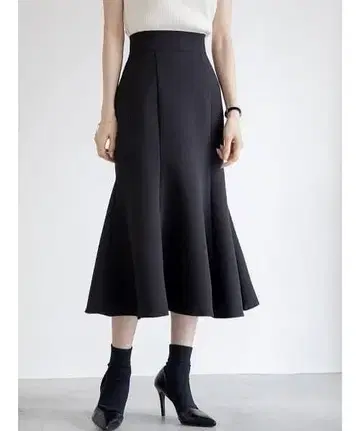 [ 미사용 새상품 ] amel 에이멜 블랙 머메이드 스커트