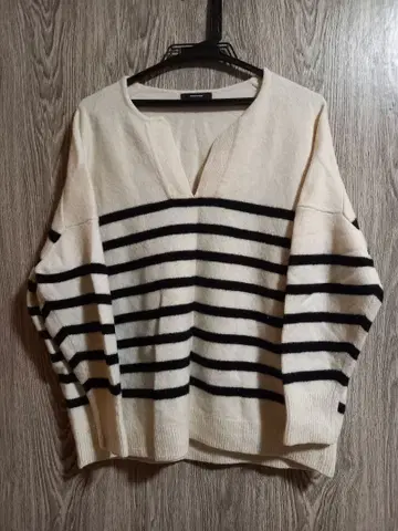 JOURNAL STANDARD 스트라이프 V넥 니트