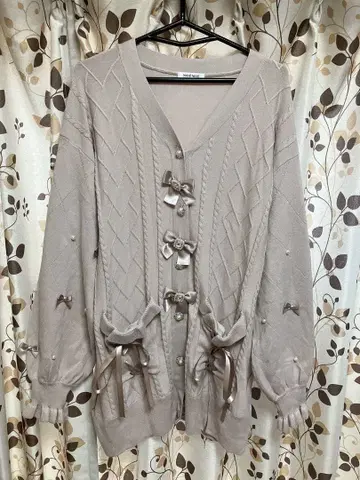 NOEMIE 리본 포함 펄 가디건 양산형 걸리시 코디에 딱