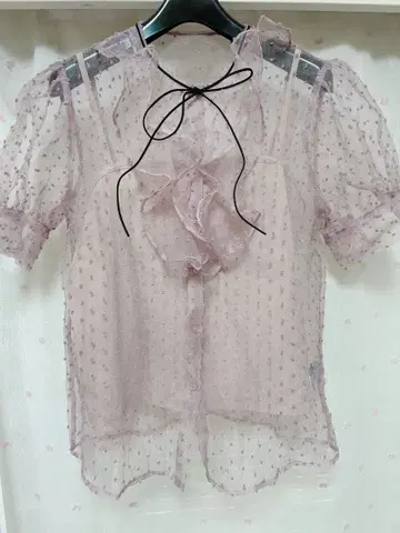 Lissi Boutique 도트 무늬 시스루 블라우스