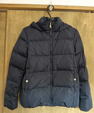 네이비 후드 부착 다운 자켓 GU