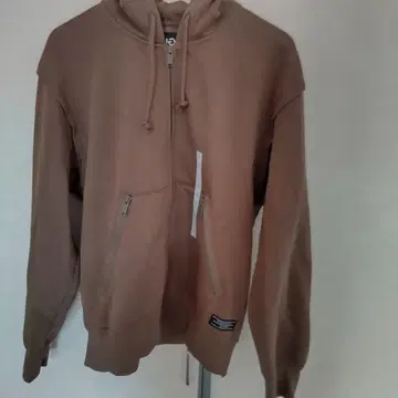 GU 브라운 후드 부착 맨투맨
