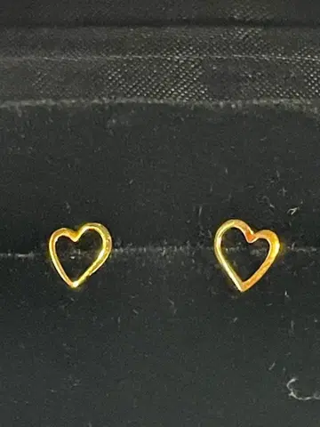 K18 주얼리 마키 하트형 스터드 귀걸이