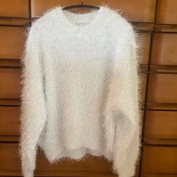 봉쥬르 사간 택 포함 새상품 라메 페더 얀 니트 화이트