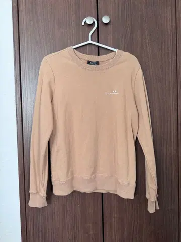 A.P.C. 베이지 맨투맨 M