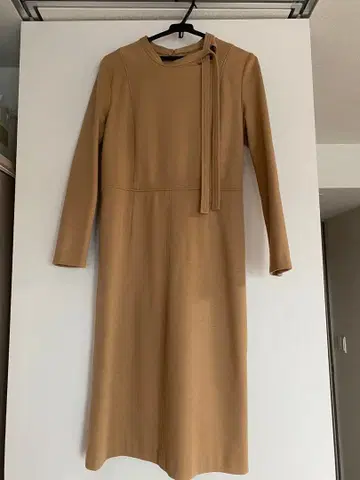 ESTNATION 베이지 리본 포함 긴팔 원피스 새상품