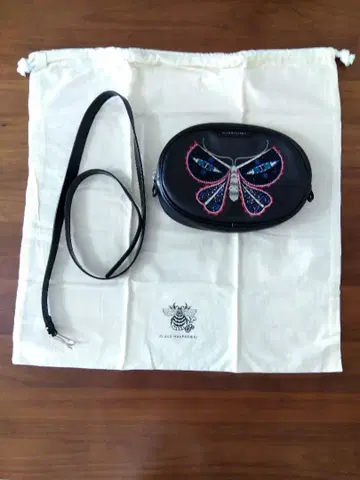 클라우스 하파니에미 백 새상품급