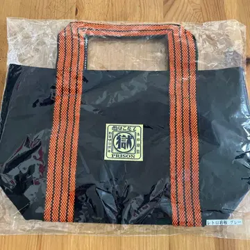 미개봉 새상품 감옥 토트백 미니 레트로 간판 그레이