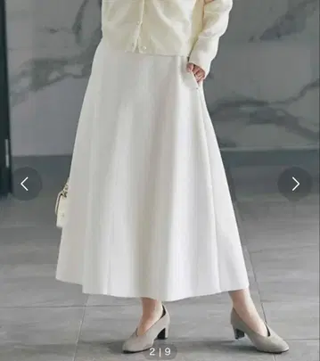 새상품! 러브티크 봉봉 플레어 스커트 화이트