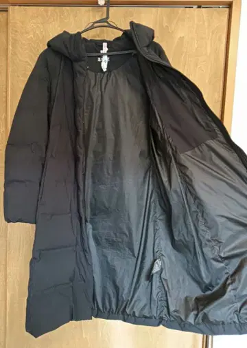 UNIQLO 심리스 다운 자켓 롱 블랙 후드 부착