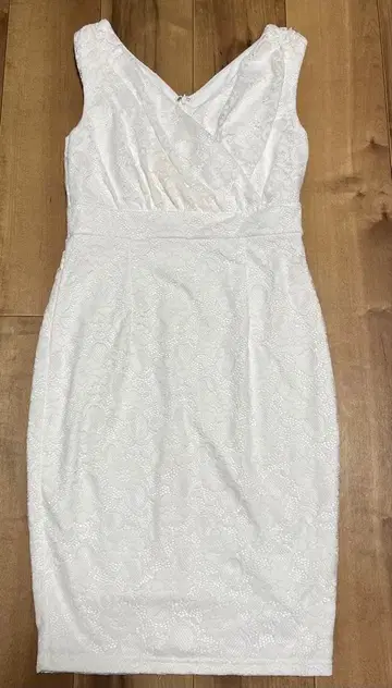 화이트 레이스 슬리브리스 타이트 원피스