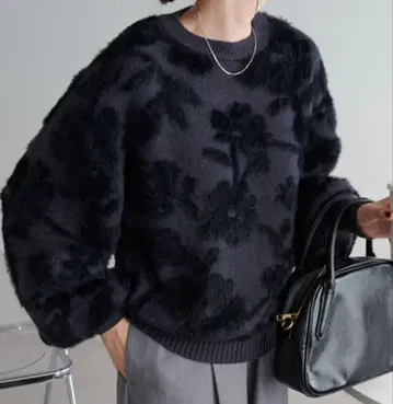 Discoat 꽃무늬 스웨터 페더얀 모티브 자카드 풀오버