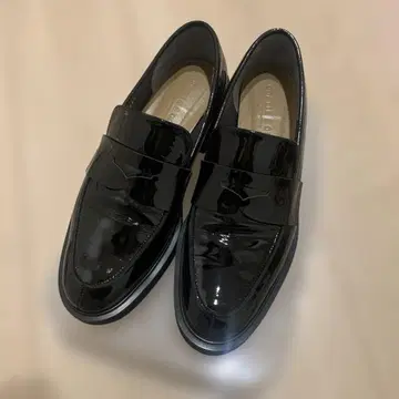 오디트 에 오딜 에나멜 로퍼 23.5 블랙