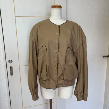 드리스반노튼 베이지 벌룬 실루엣 자켓