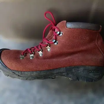 KEEN 레드 하이컷 등산화 27.5cm