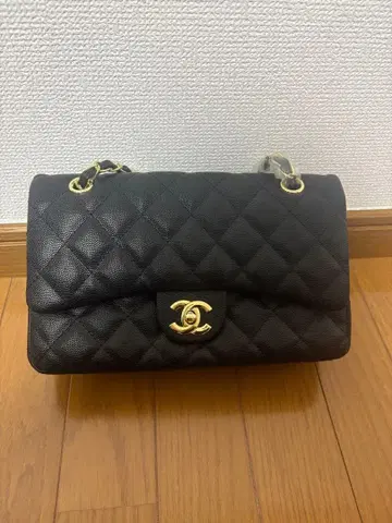 체인 백 블랙 퀼팅 마틀라세 숄더백