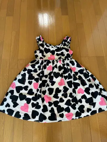 MILK 하트 무늬 슬리브리스 원피스