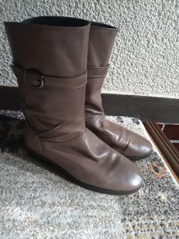 브라운 가죽 롱 부츠 버클 포함