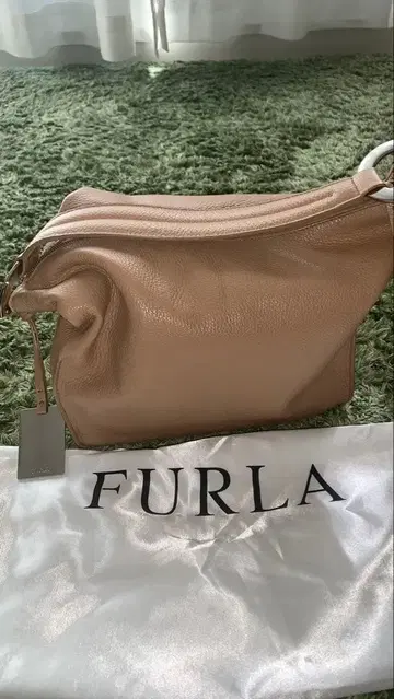 FURLA 베이지 핸들 숄더백