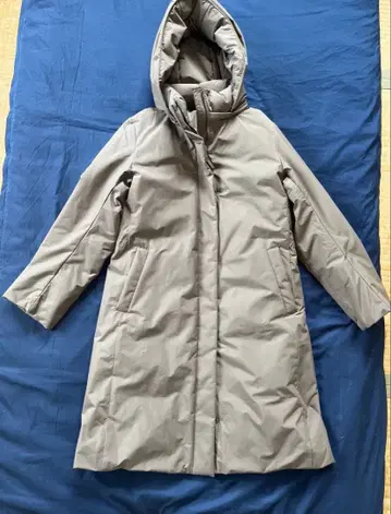 유니클로 여성용 하이브리드 다운 코트 S 새상품급 한 번 사용