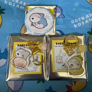 외출 아기 상어 BABY KOZAME 아크릴 키링 2개, 캔뱃지 1개